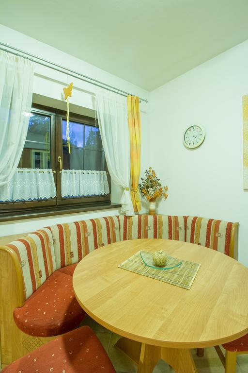 Vila Helena - Apartment Helena 2 Ruzomberok Ruang foto
